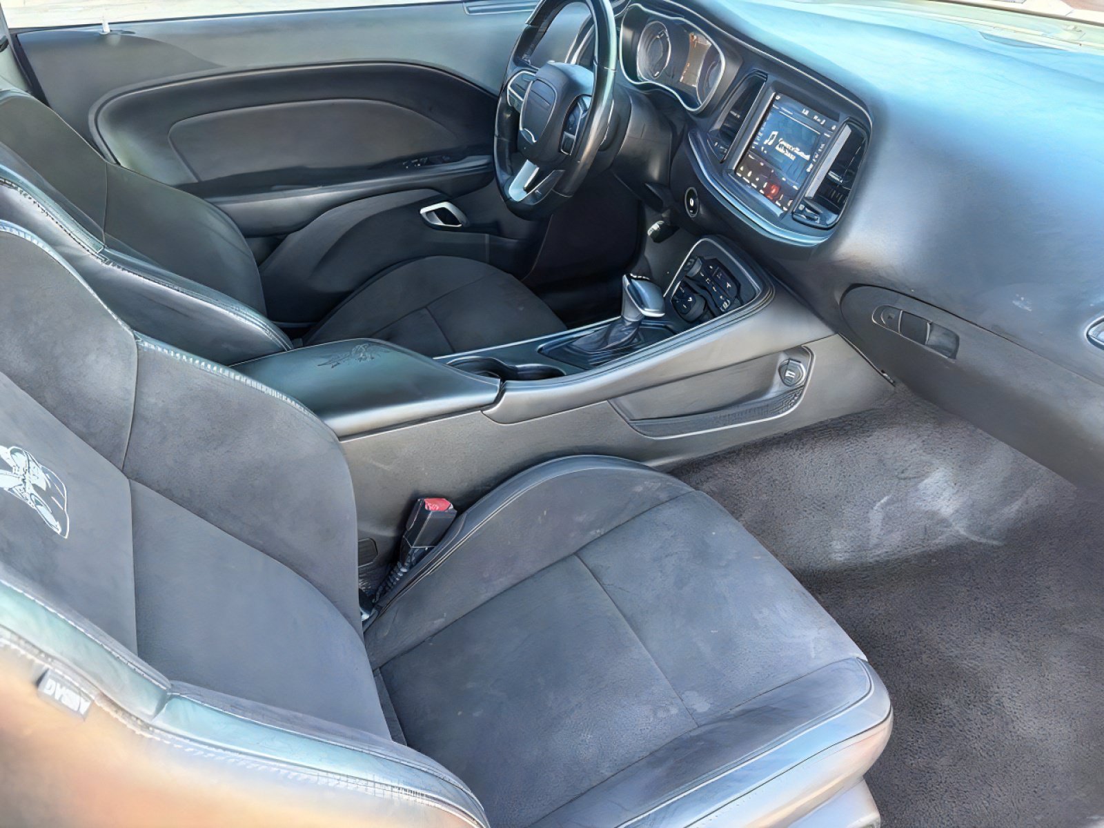 Used 2018 Dodge Challenger R/T Scat Pack w/ Leather Interior Group RWD image 12