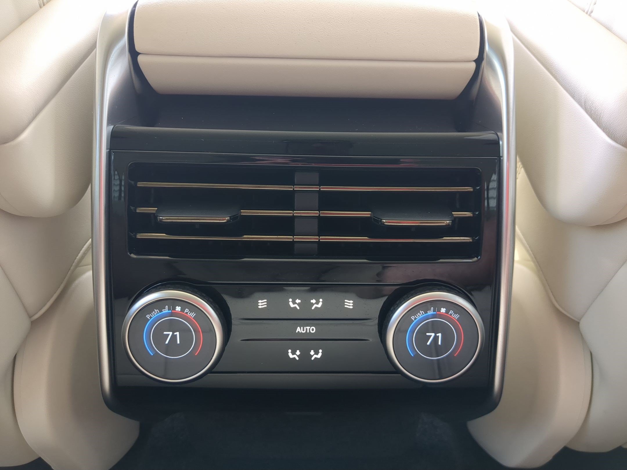 Used 2023 Land Rover Range Rover SE AWD/4WD image 29