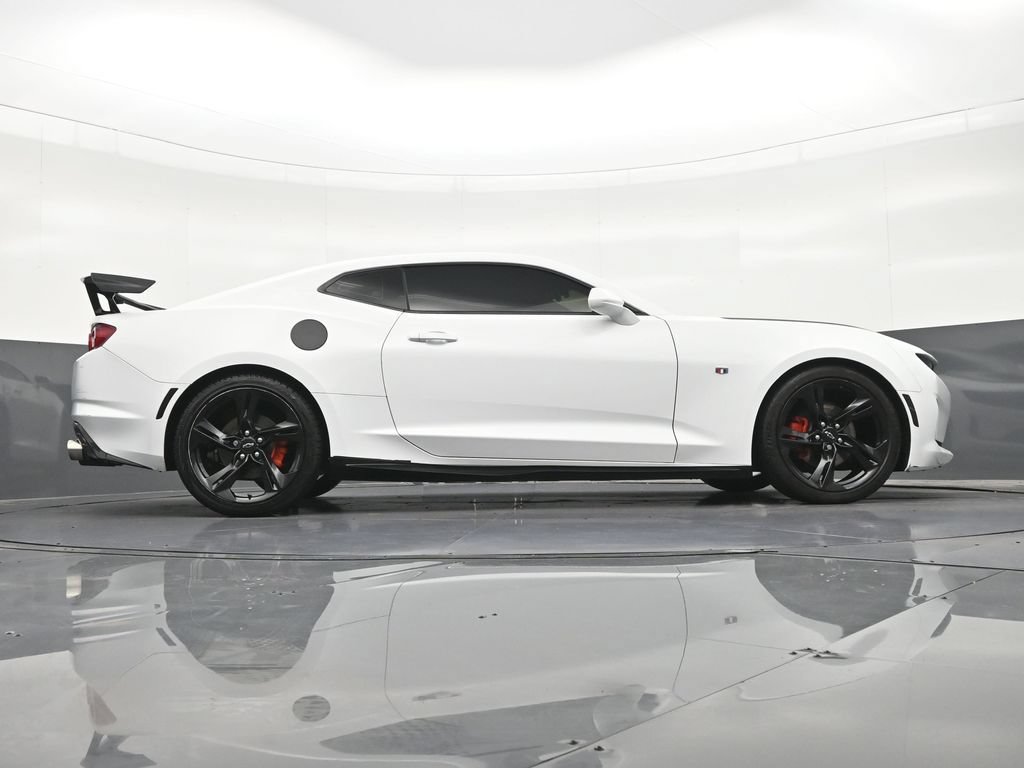Used 2021 Chevrolet Camaro LT RWD image 29