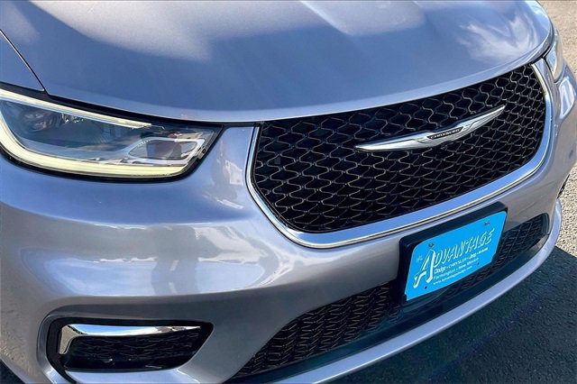 Used 2021 Chrysler Pacifica Touring-L image 30