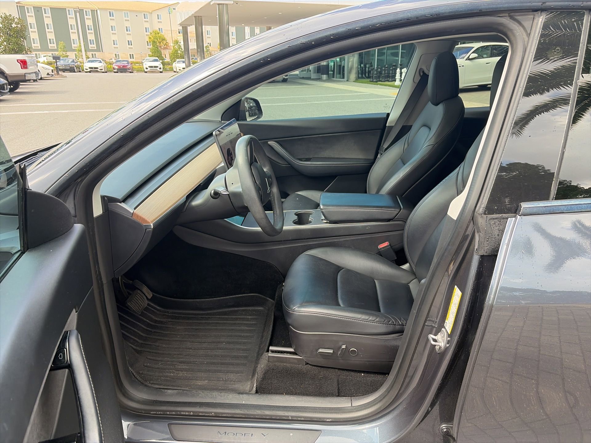 Used 2021 Tesla Model Y Long Range image 4