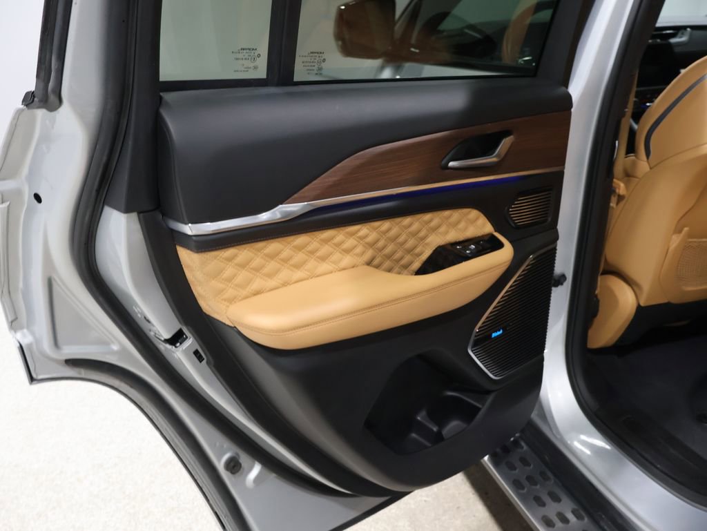 Used 2022 Jeep Grand Cherokee Summit w/ Adv Protech Group IV image 20