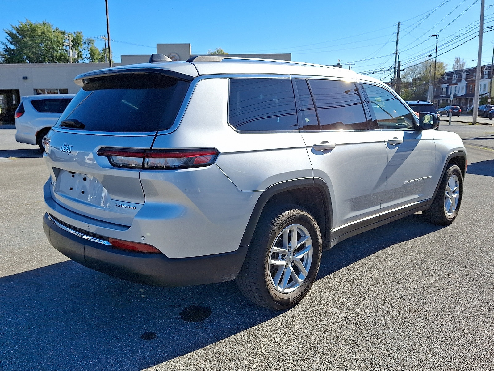 Used 2021 Jeep Grand Cherokee L Laredo w/ Luxury Tech Group I image 12