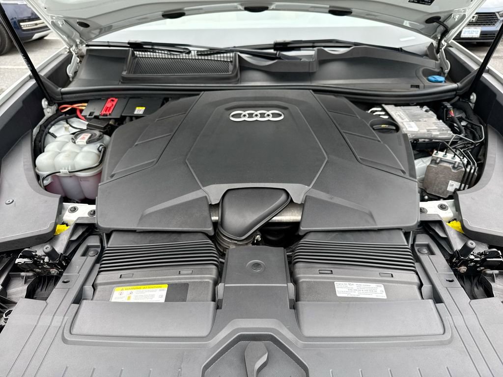 Used 2021 Audi Q8 Premium Plus w/ Premium Plus Package image 18