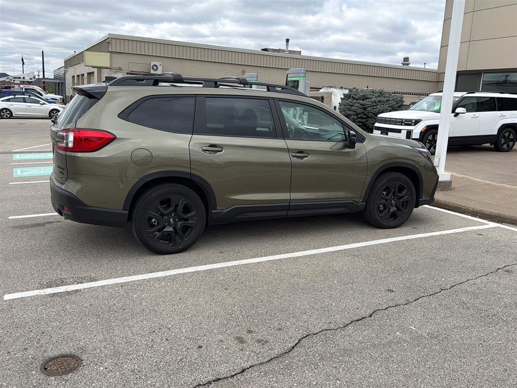 Used 2023 Subaru Ascent Onyx Edition Limited image 6