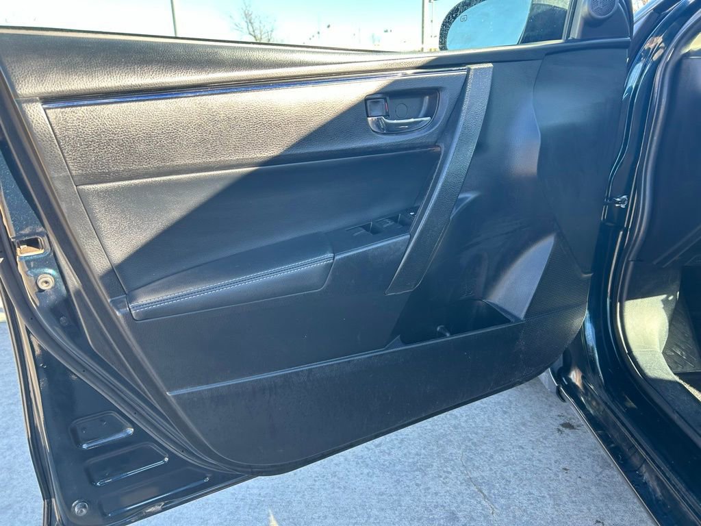 Used 2018 Toyota Corolla SE image 23
