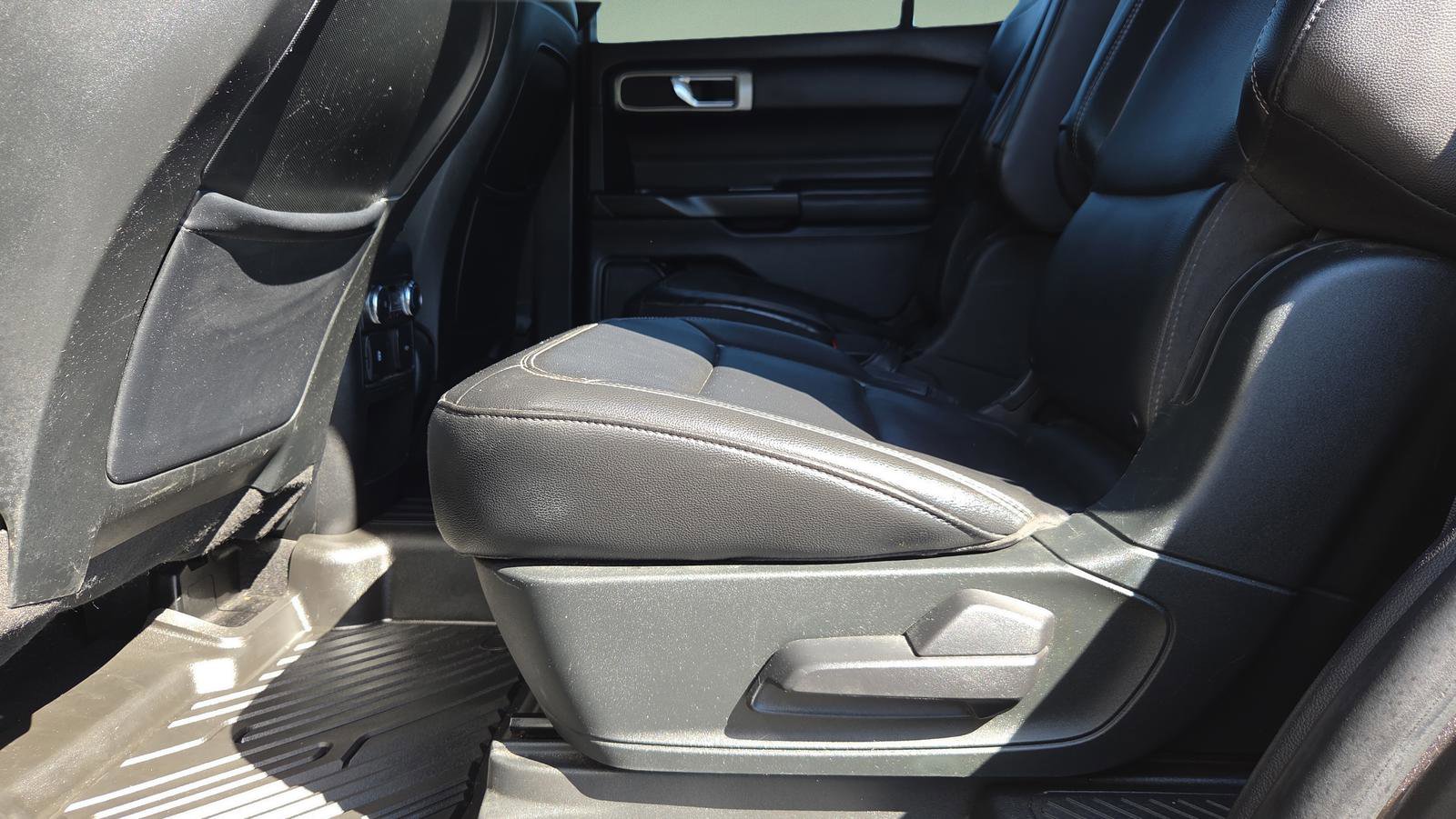 Used 2020 Ford Explorer XLT w/ Equipment Group 202A image 19