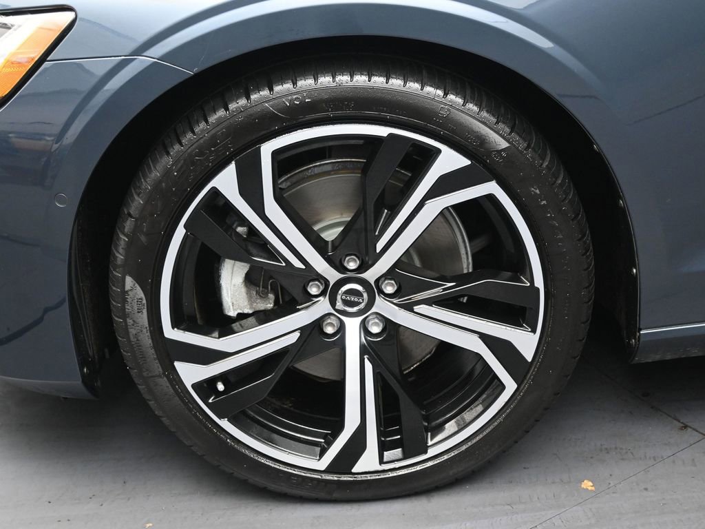 Used 2024 Volvo S60 B5 Ultimate image 34