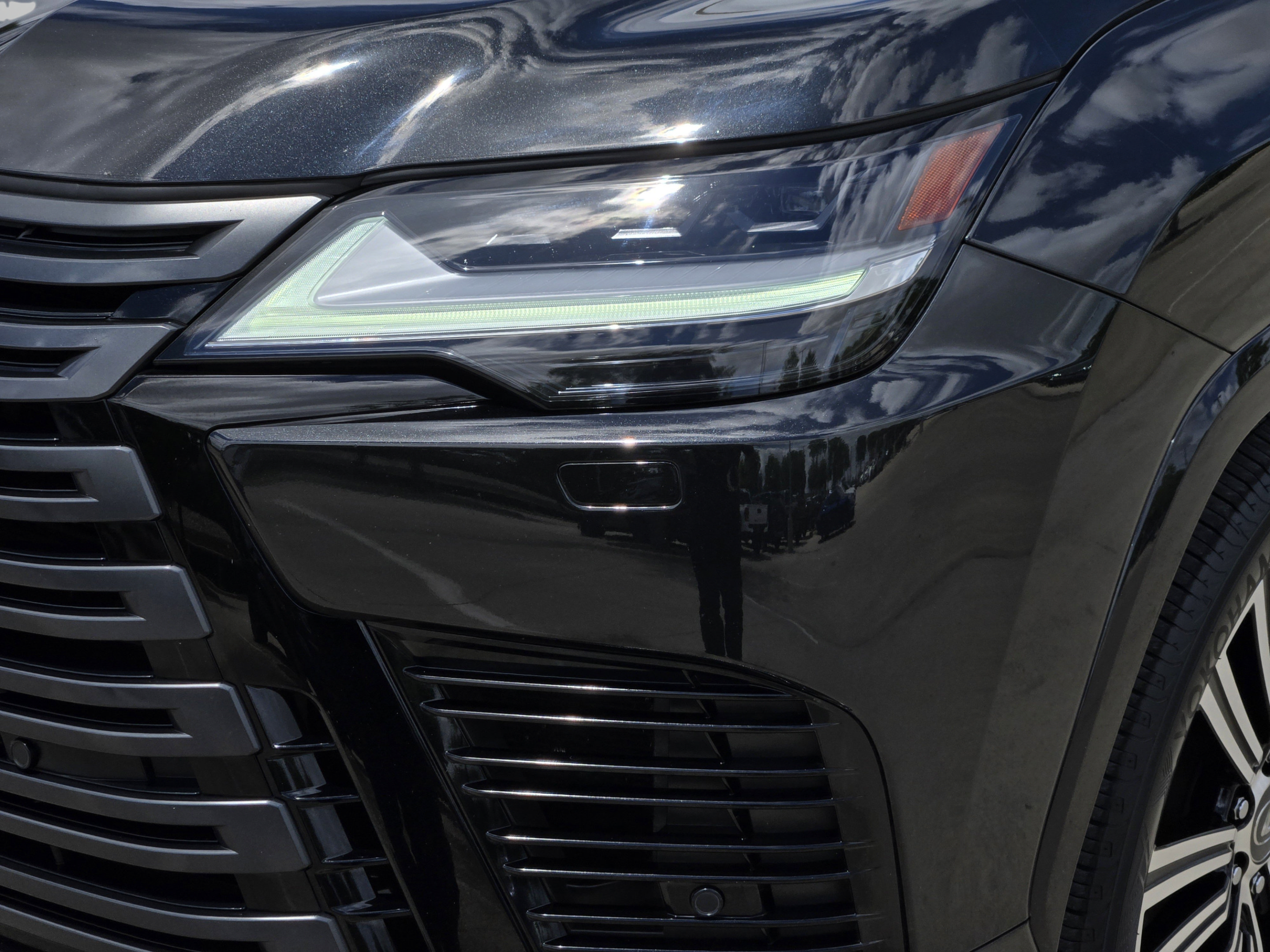 Used 2023 Lexus LX 600 4WD w/ Appearance Package image 39