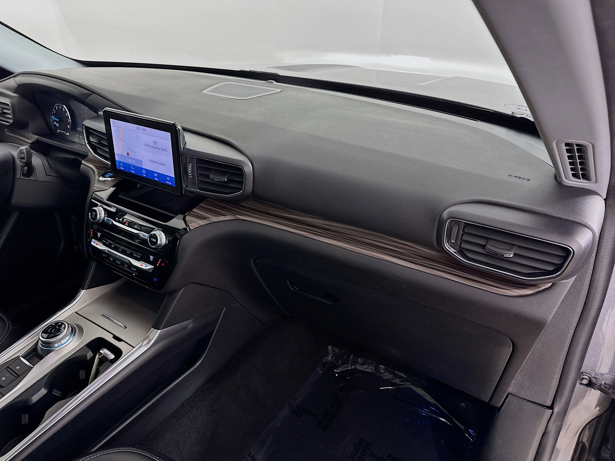 Used 2021 Ford Explorer Limited w/ Equipment Group 301A image 39