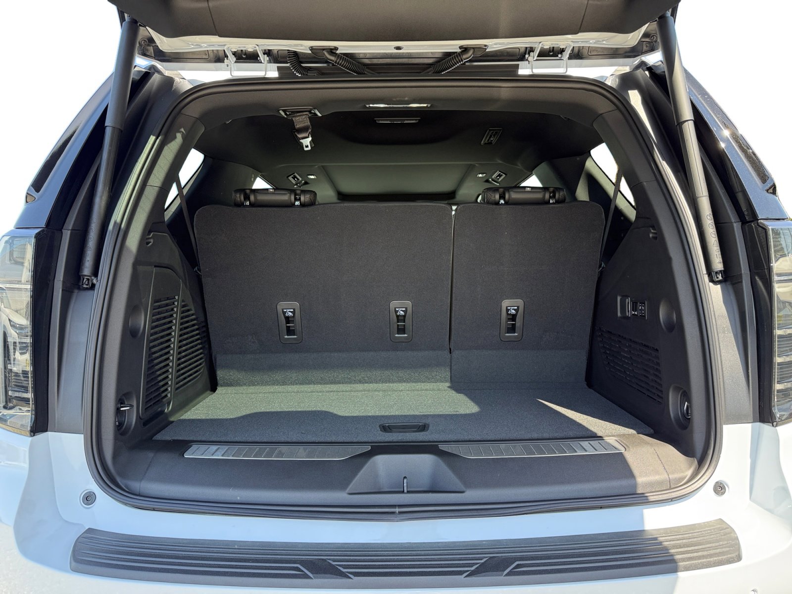 New 2026 Chevrolet Tahoe High Country AWD/4WD image 17
