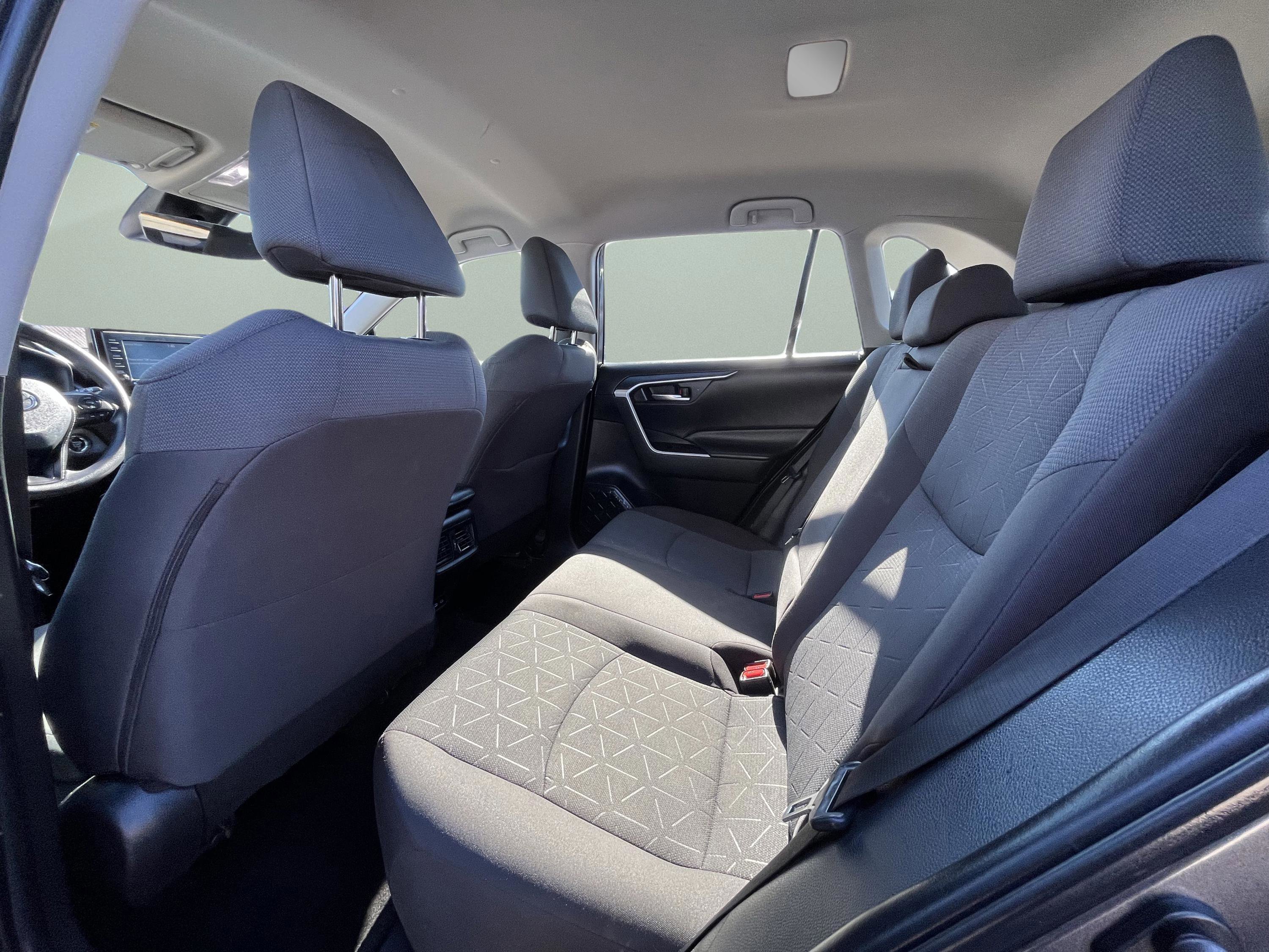 Used 2022 Toyota RAV4 XLE image 30