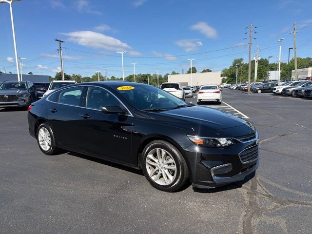 Used 2018 Chevrolet Malibu LT FWD image 1