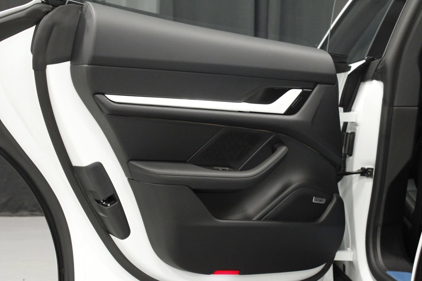 New 2026 Porsche Taycan AWD/4WD image 13
