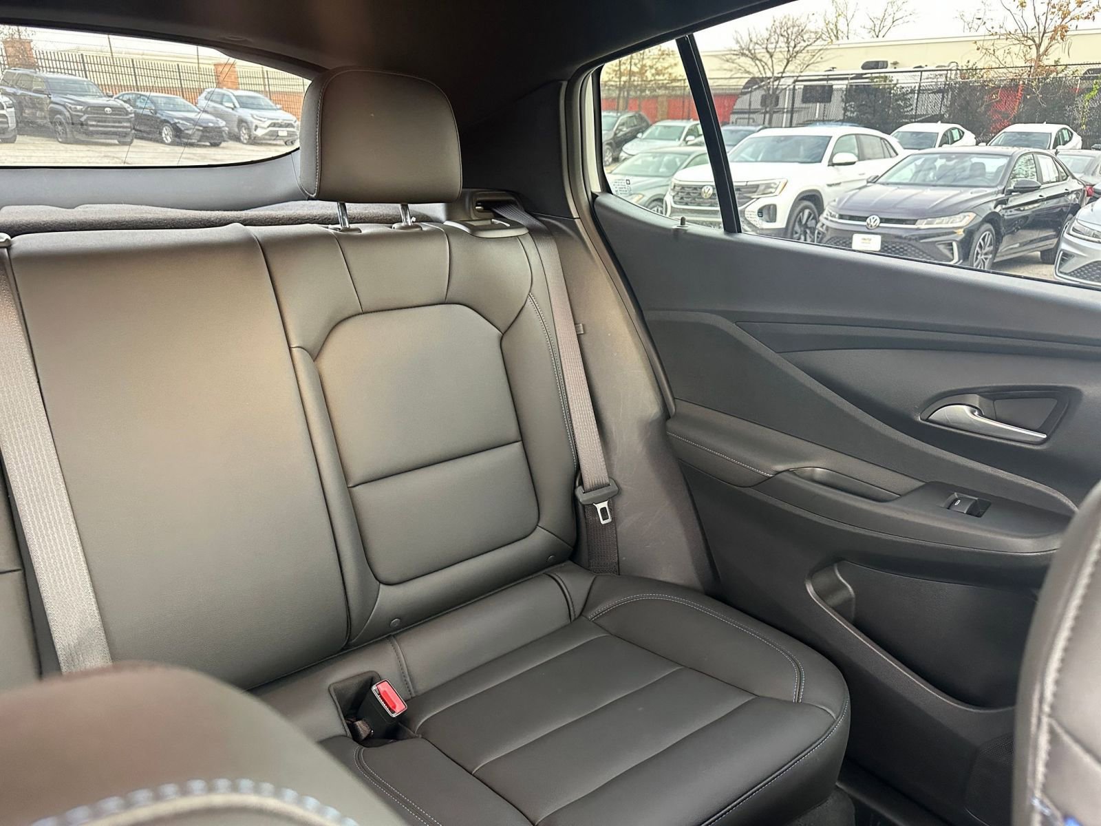 Used 2025 Buick Envista Sport Touring image 35