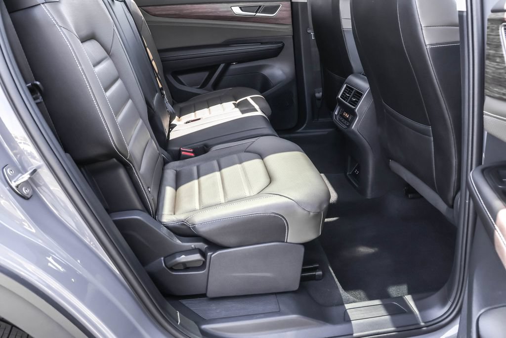 Certified 2025 Volkswagen Atlas SEL AWD/4WD image 36