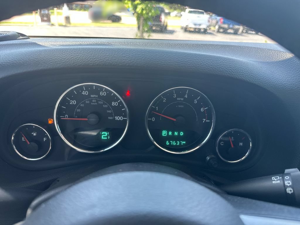 Used 2018 Jeep Wrangler Unlimited Sahara AWD/4WD image 10