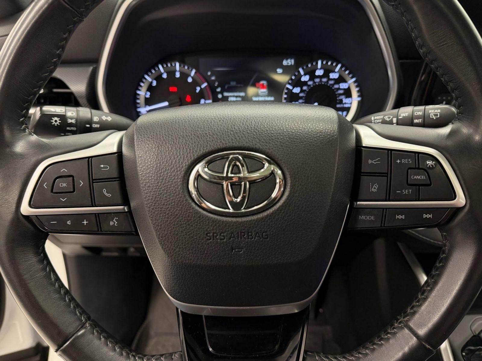 Used 2023 Toyota Highlander XSE image 14