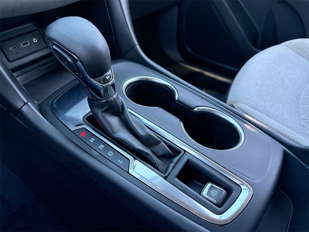 Used 2022 Chevrolet Equinox LS w/ LS Convenience Package image 20