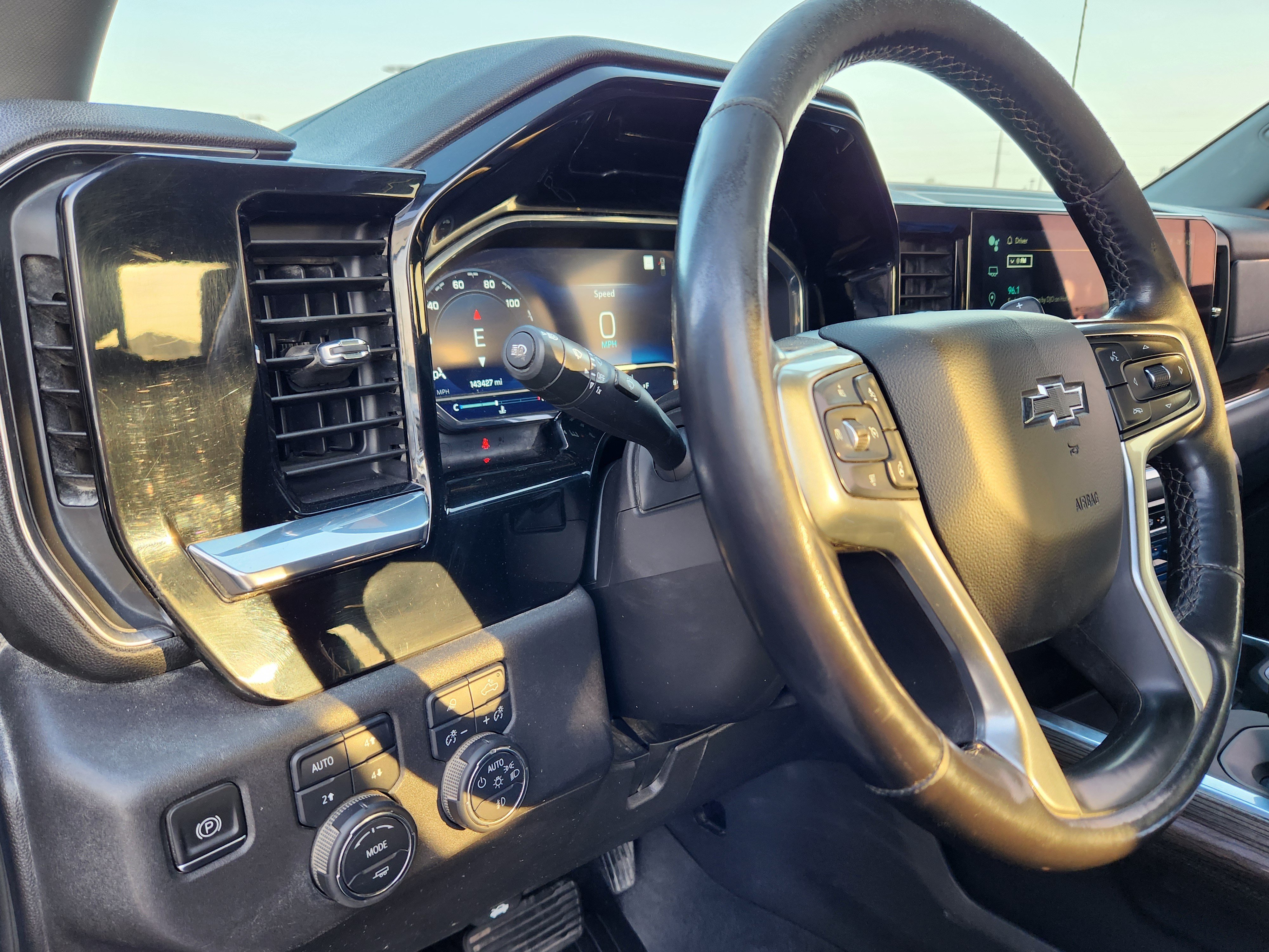 Used 2022 Chevrolet Silverado 1500 LT Trail Boss w/ LT Trail Boss Premium Package AWD/4WD image 24