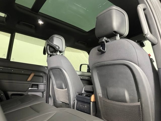 Used 2024 Land Rover Defender 110 X AWD/4WD image 31