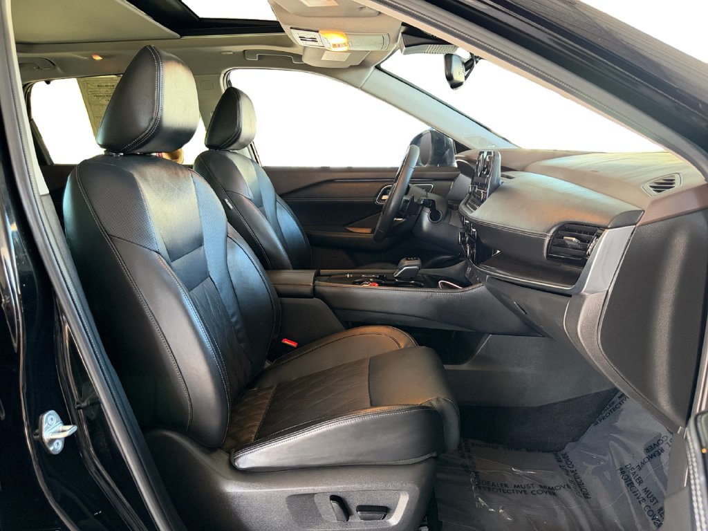 Used 2023 Nissan Rogue Platinum w/ Platinum Premium Package FWD image 17