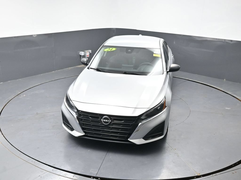 Used 2024 Nissan Altima 2.5 SV FWD image 42