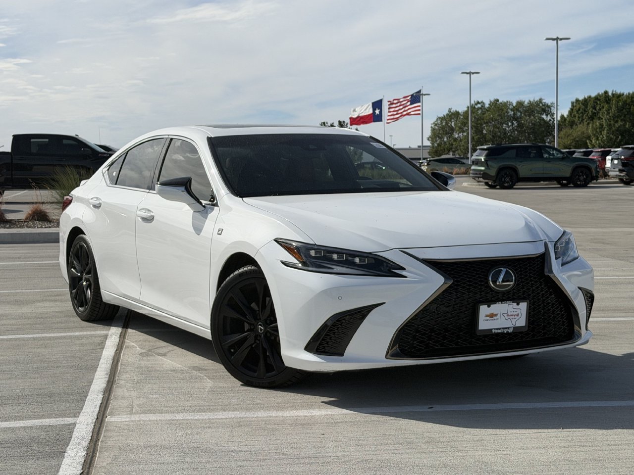 Used 2023 Lexus ES 350 F Sport w/ Accessory Package (Z2) FWD image 2