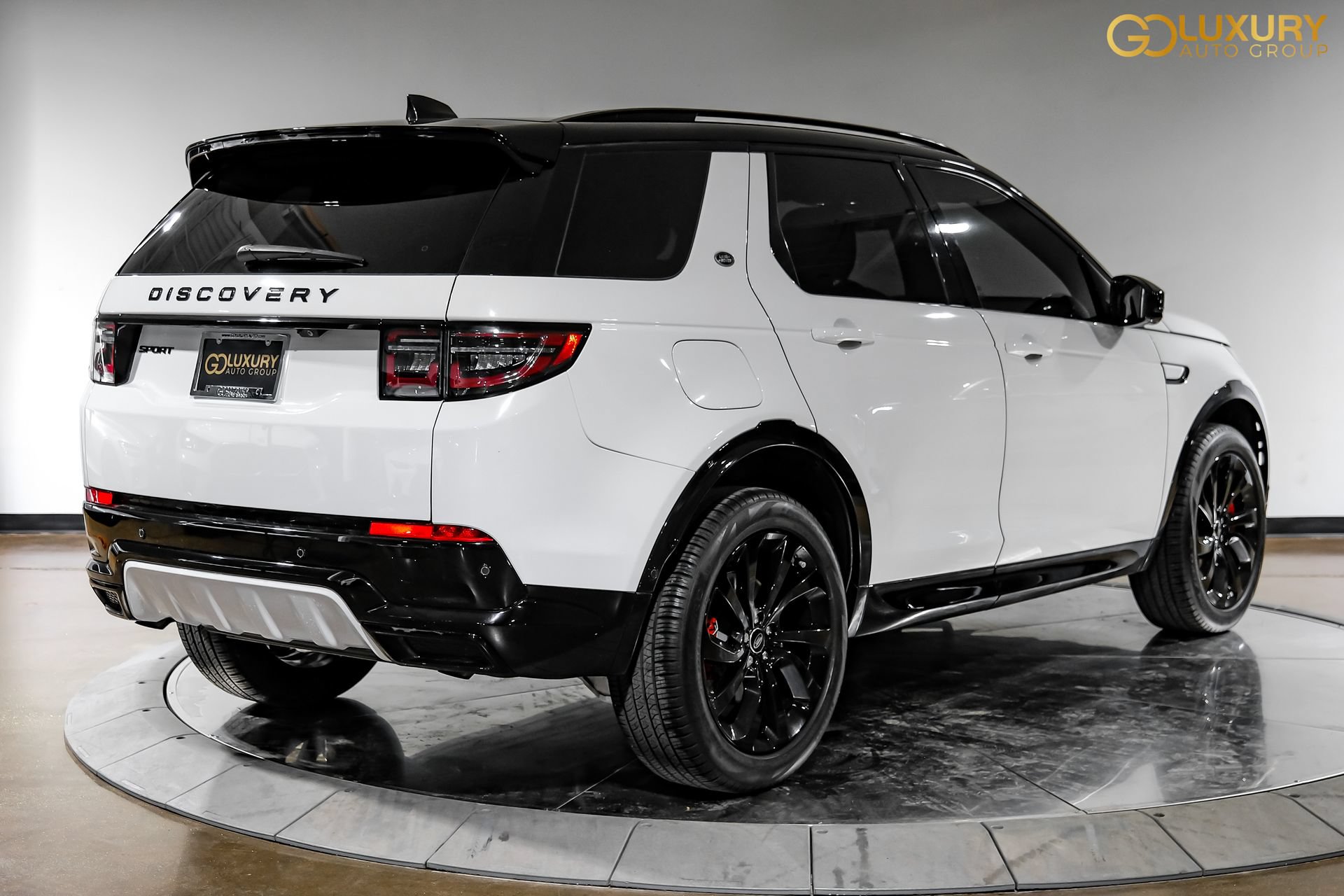 Used 2024 Land Rover Discovery Sport Dynamic SE AWD/4WD image 12
