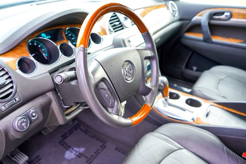 Used 2011 Buick Enclave CXL image 9