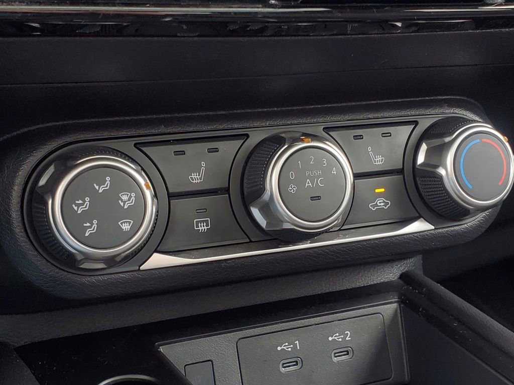 Used 2025 Nissan Kicks SV w/ SV Premium Package AWD/4WD image 20