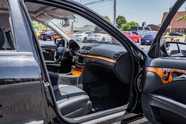 Used 2007 Mercedes-Benz E 350 Sedan image 32