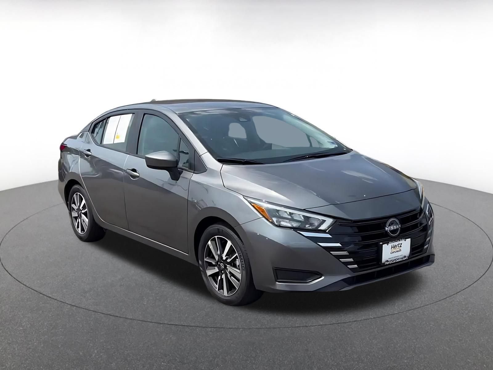 Used 2025 Nissan Versa SV FWD image 3