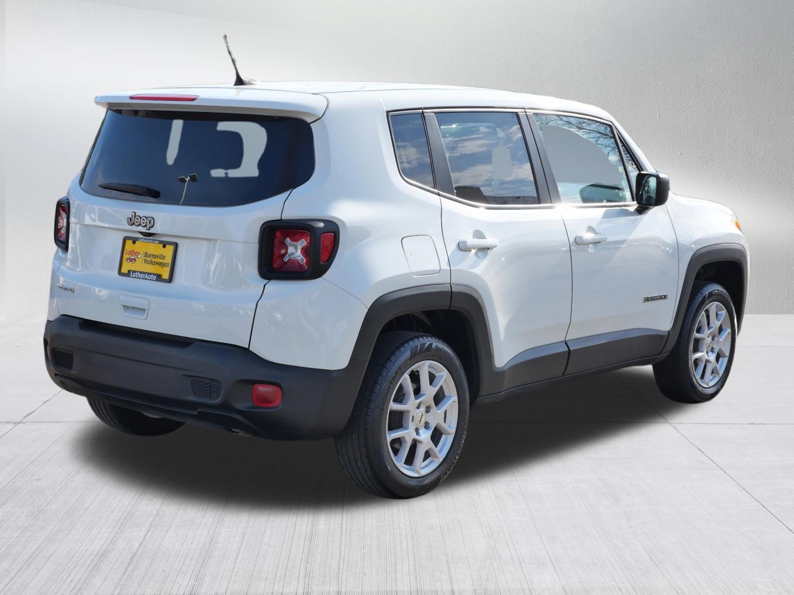 Used 2023 Jeep Renegade Latitude AWD/4WD image 7