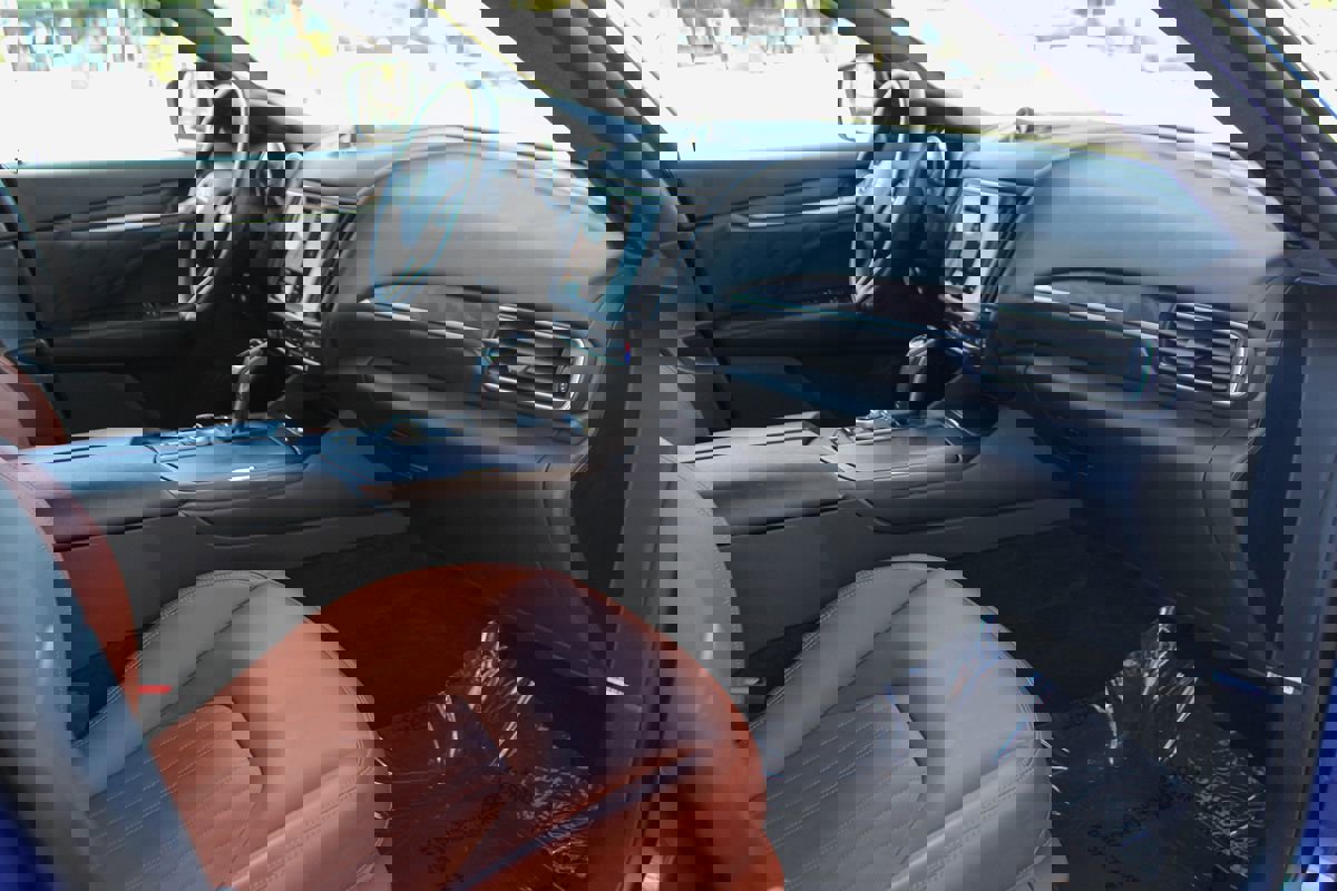 Used 2023 Maserati Levante GT image 17