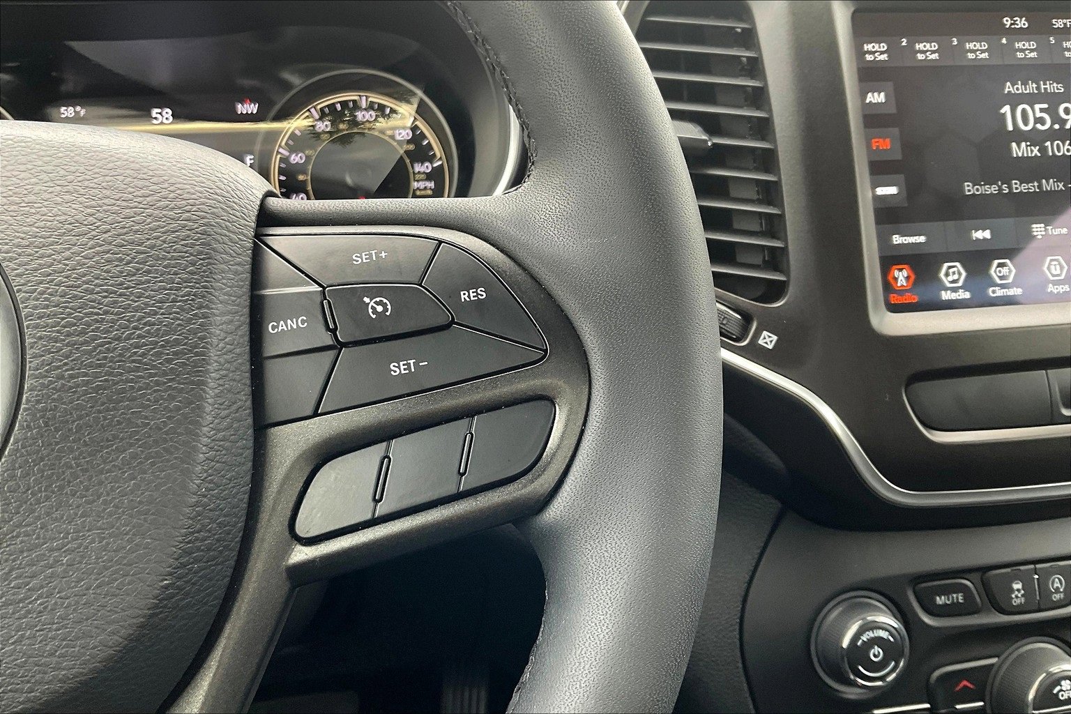 Used 2022 Jeep Cherokee Trailhawk w/ Trailer Tow Group image 11