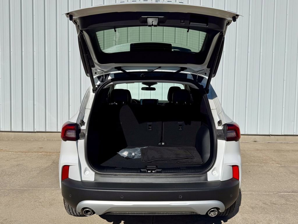 Certified 2025 Ford Escape SE image 15