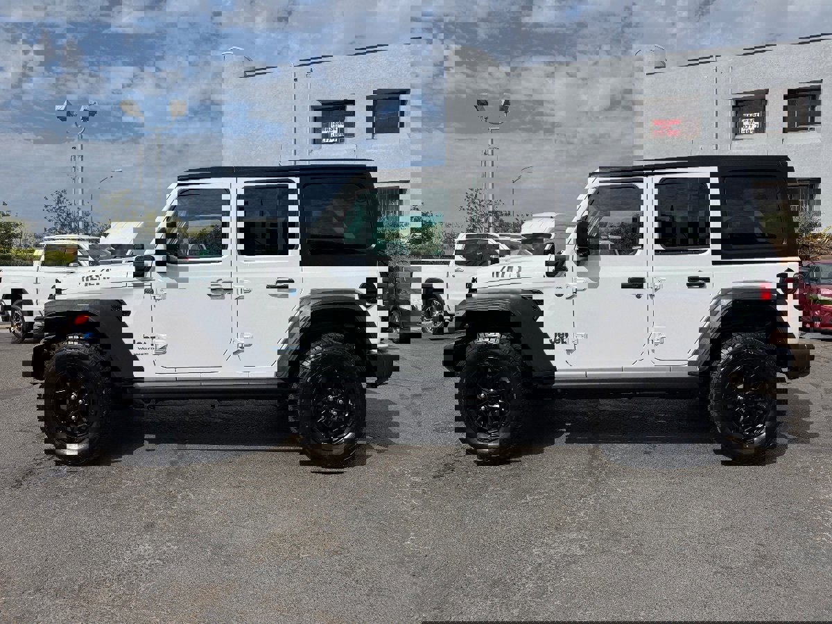 Used 2023 Jeep Wrangler Unlimited image 10