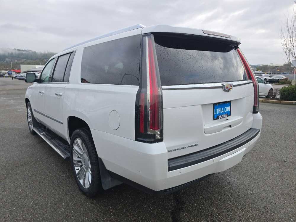 Used 2019 Cadillac Escalade ESV Platinum image 3