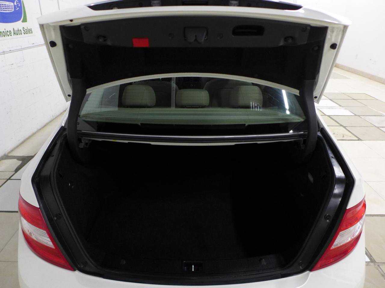 Used 2009 Mercedes-Benz C 300 4MATIC Sedan image 63