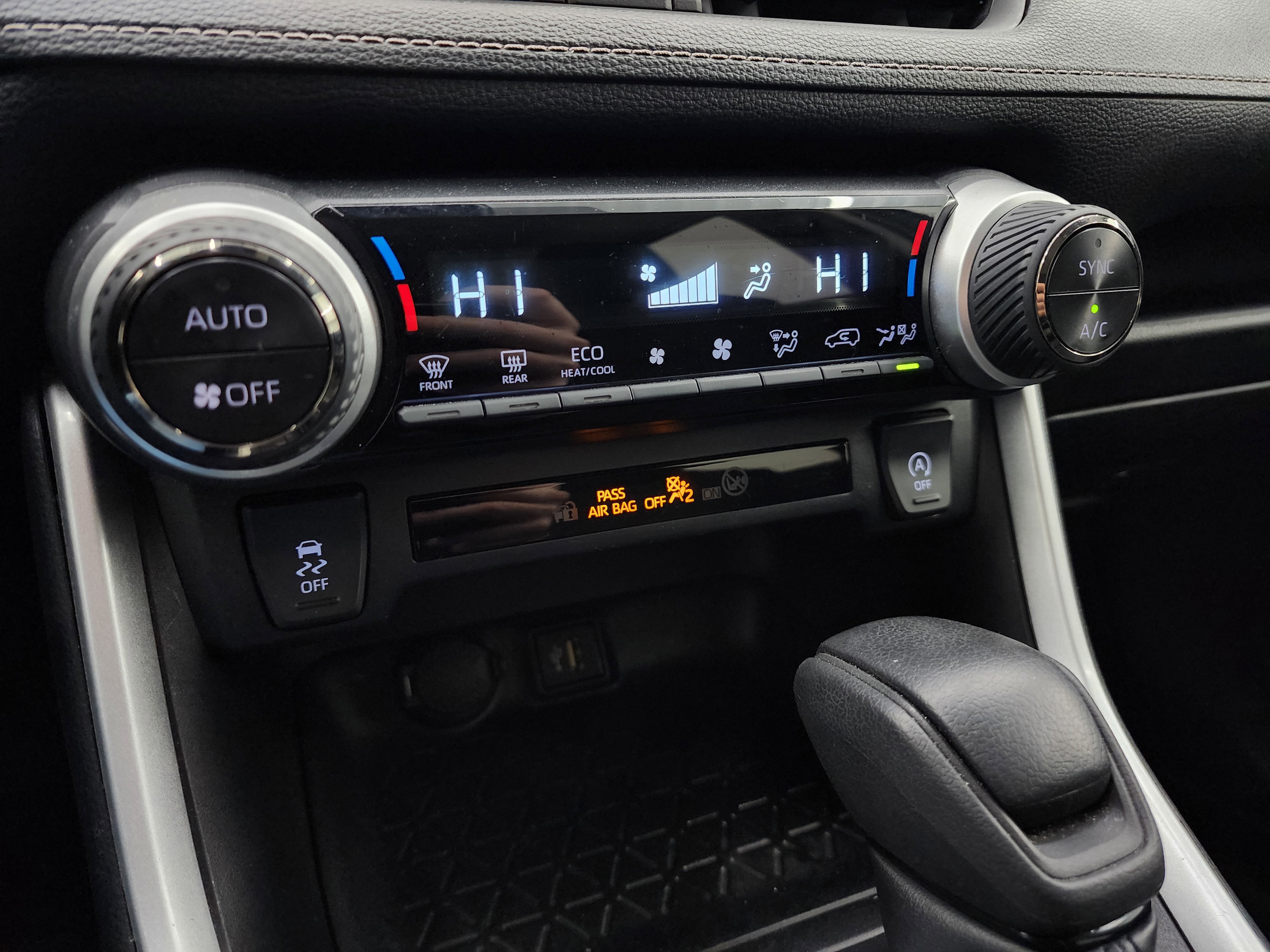 Used 2024 Toyota RAV4 XLE image 41