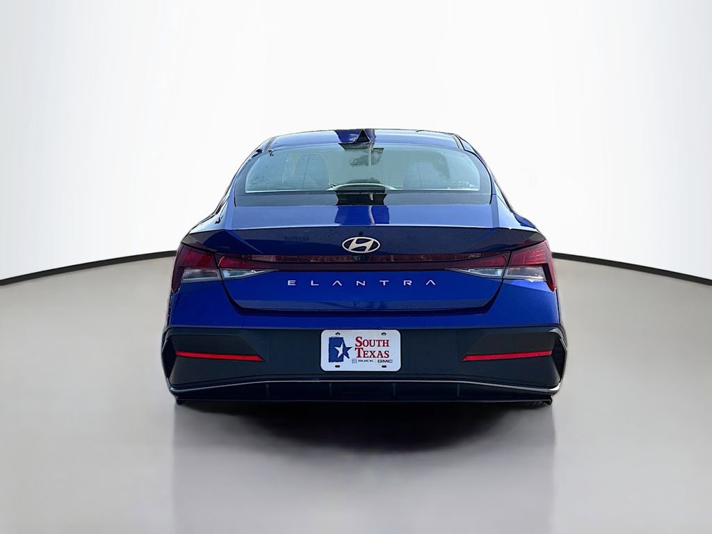 Used 2024 Hyundai Elantra SEL image 6