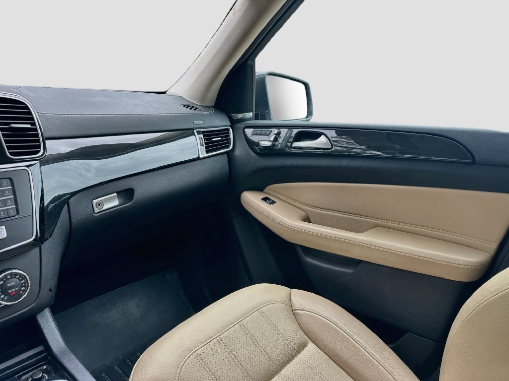 Used 2019 Mercedes-Benz GLS 450 4MATIC image 25