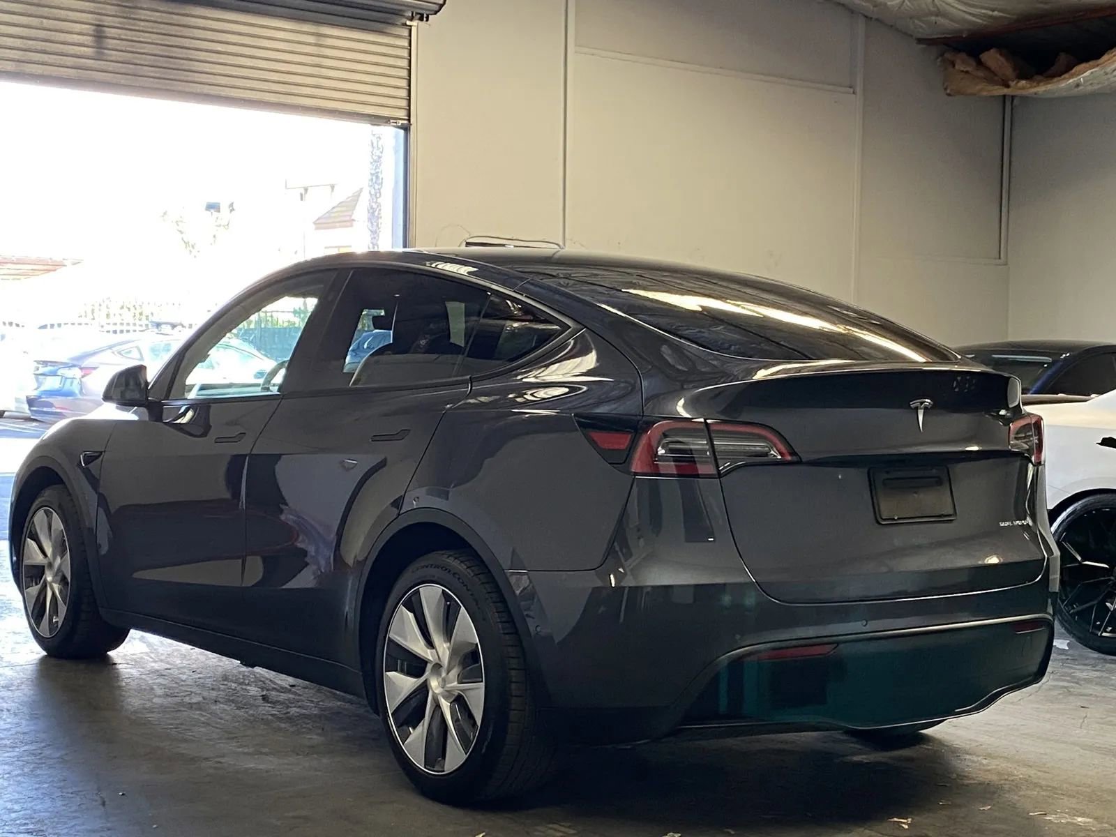 Used 2021 Tesla Model Y Long Range image 2