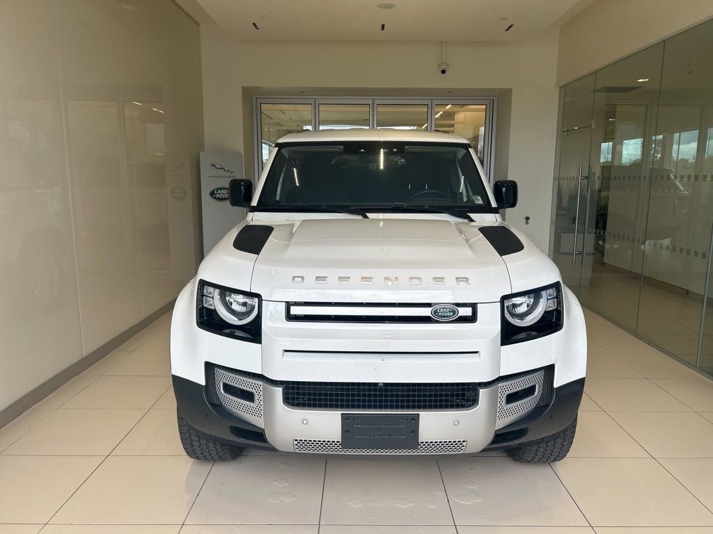 Certified 2022 Land Rover Defender 110 image 18