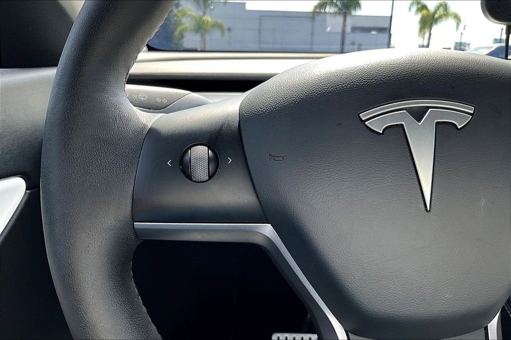 Used 2022 Tesla Model Y Performance image 9