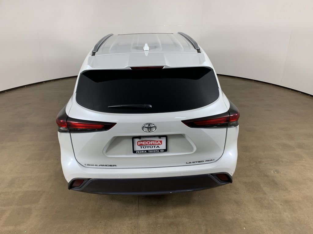 Used 2026 Toyota Highlander Limited image 11