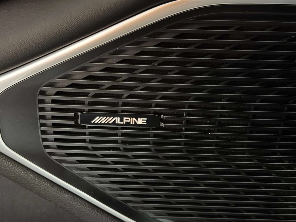 Used 2022 Jeep Wagoneer Series I w/ Premium Group I AWD/4WD image 10