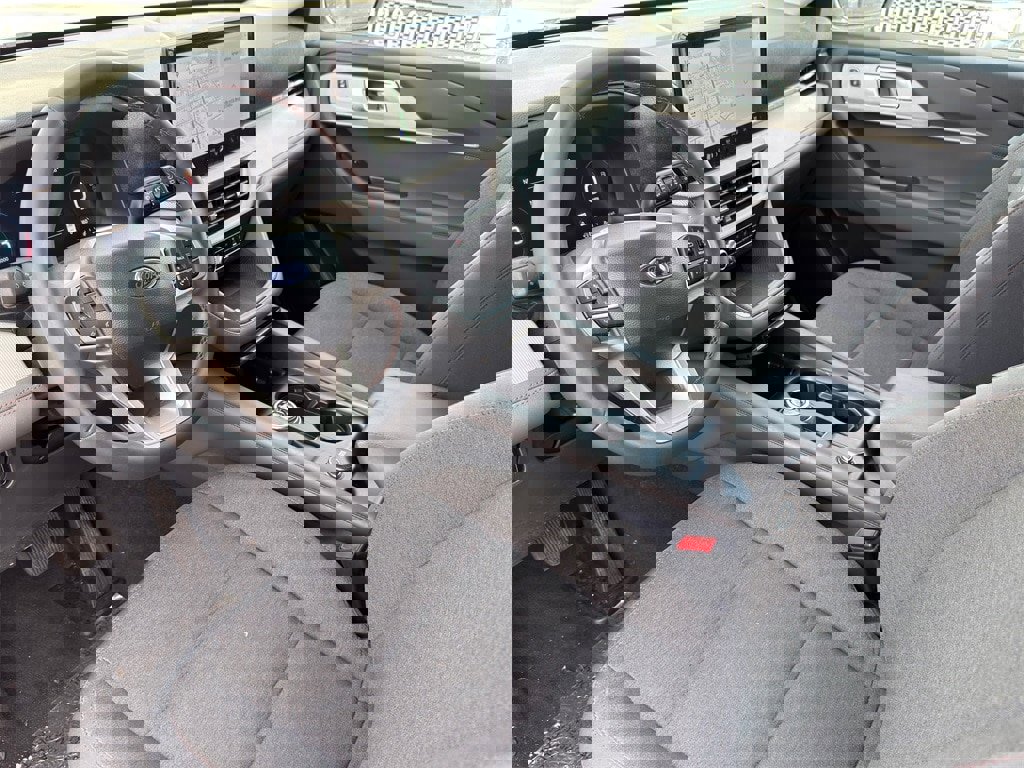 Used 2025 Ford Explorer Active image 9