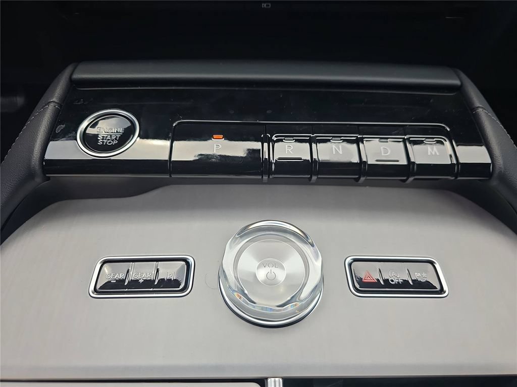 New 2027 Lincoln Navigator Premiere RWD image 18